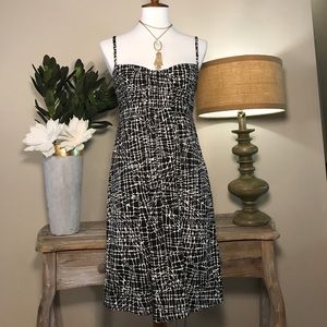 Ann Taylor black & white dress with side zip SZ S